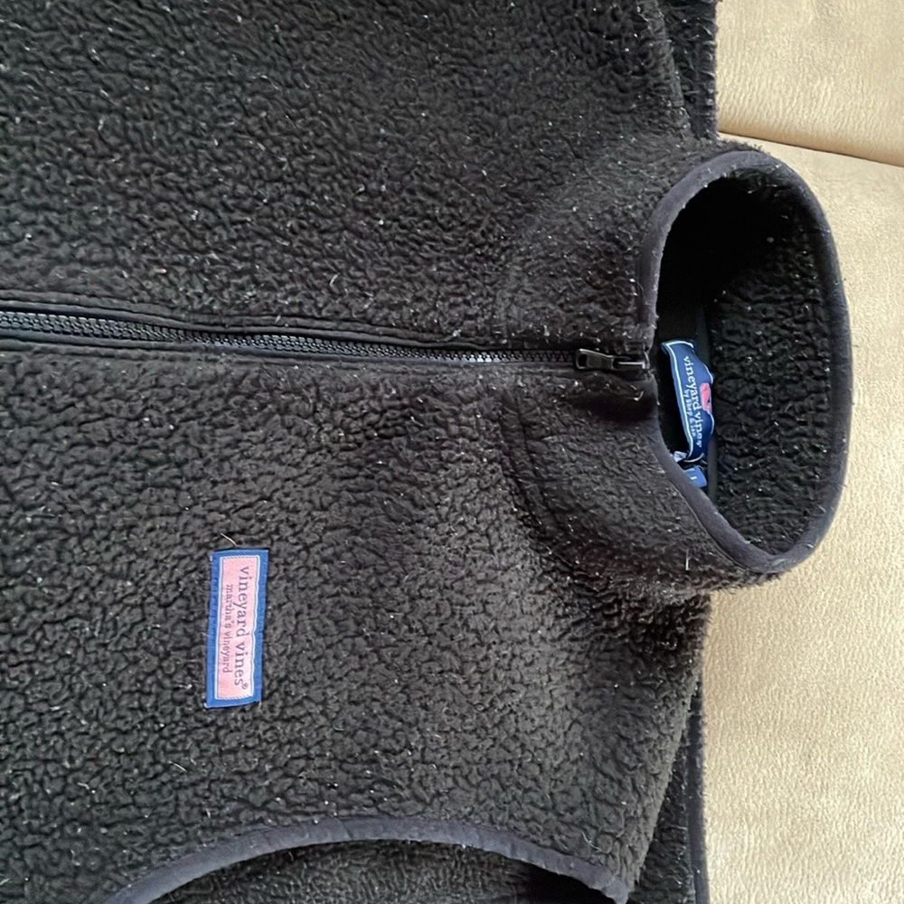 Vineyard vines L vest